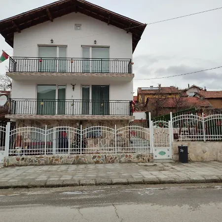 за гости